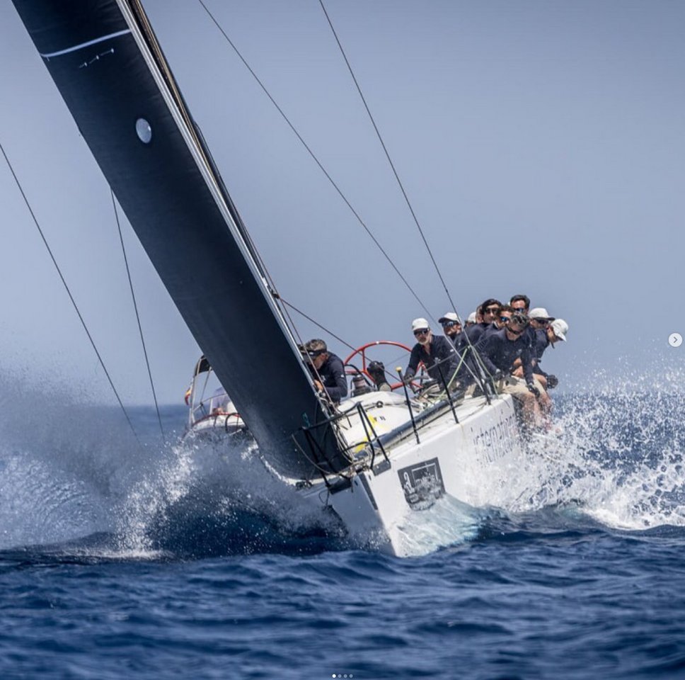 Giro in Barca a Vela nella Baia