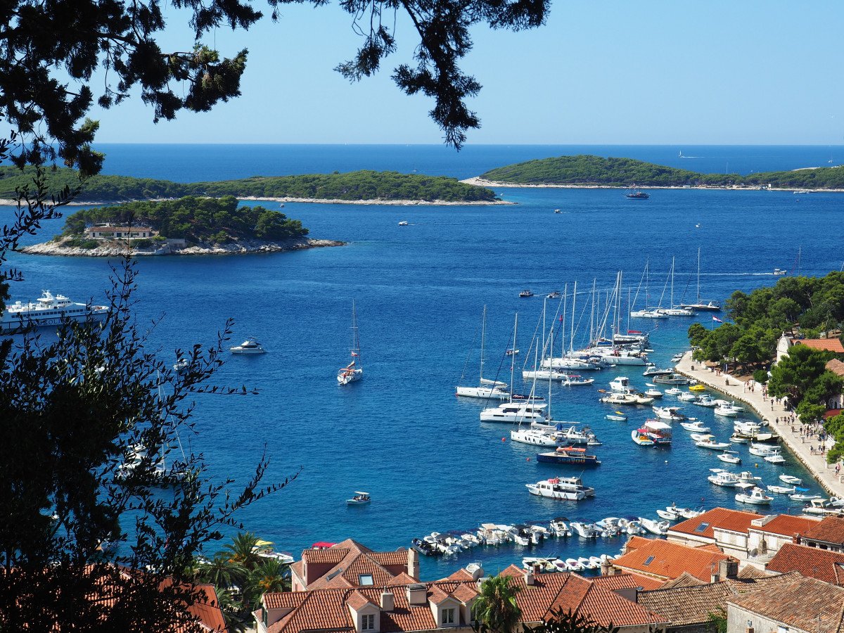Navegando por las hermosas aguas de Croacia