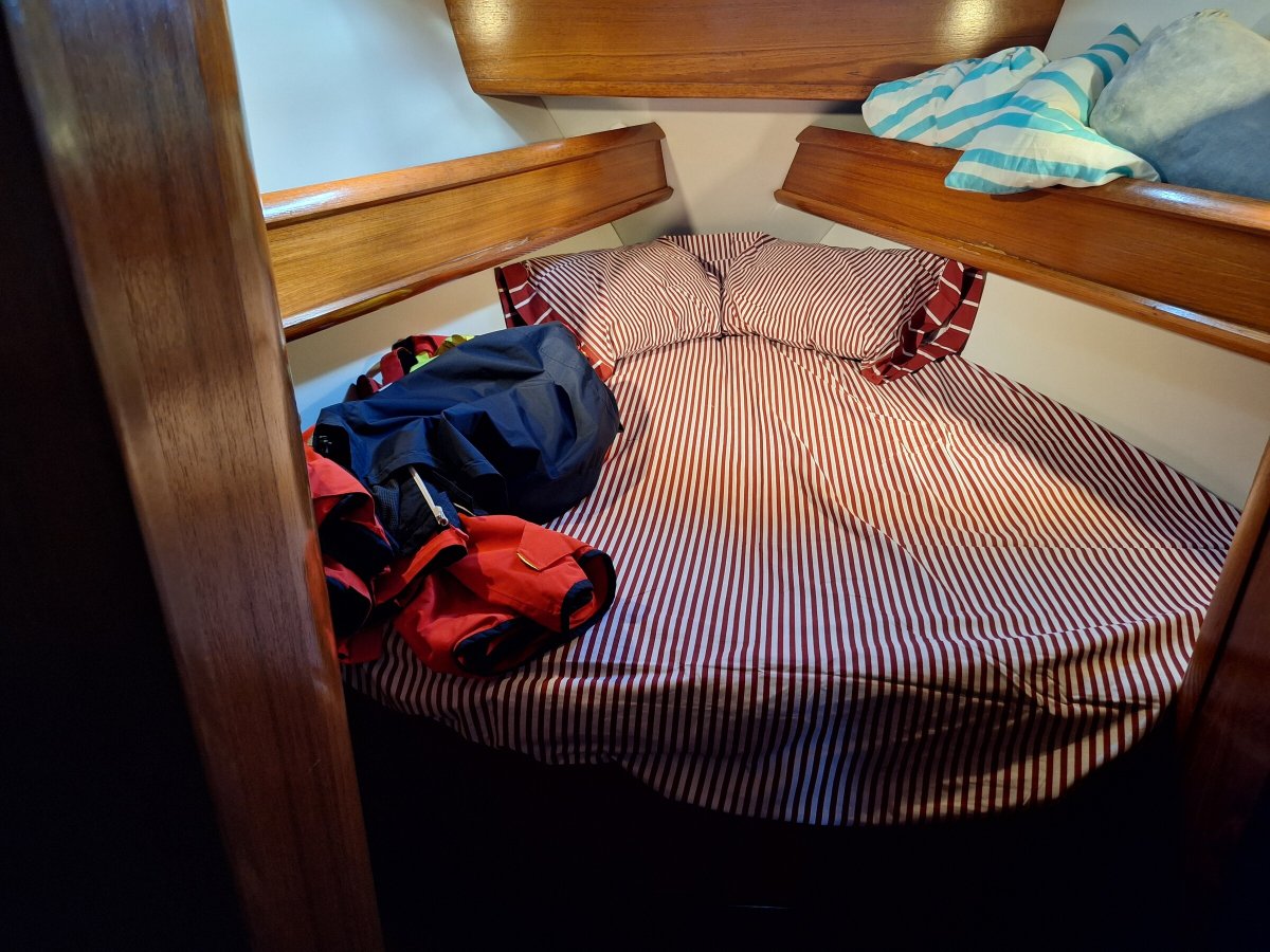 Velero - Jeanneau - 4 cabinas