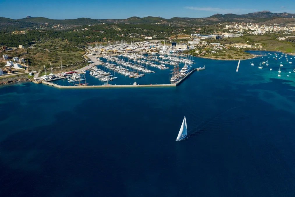 Sail and sun in the Cyclades