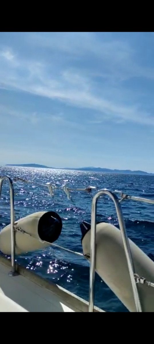 Exploring the beaches and picturesque towns of the Tuscan islands