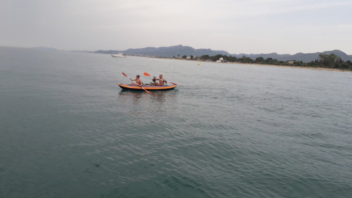 Navigando lungo la Costa del Garraf su un autentico llaut