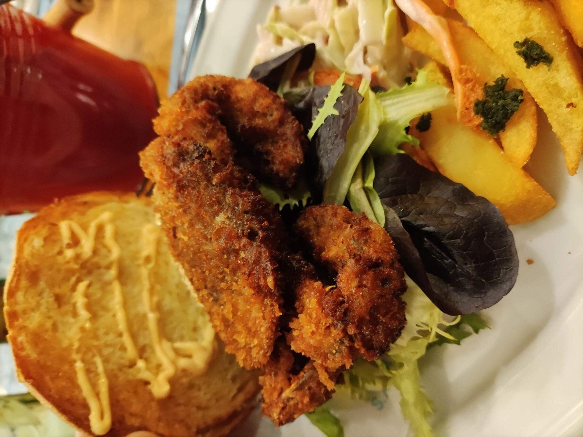 Experience the Stars and Tapas from the Sea