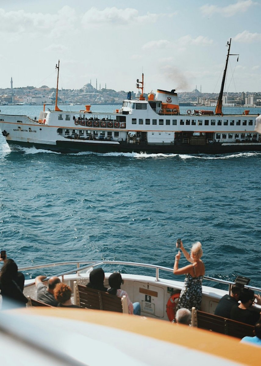 Viaje en catamarán por la Costa Blanca desde Valencia