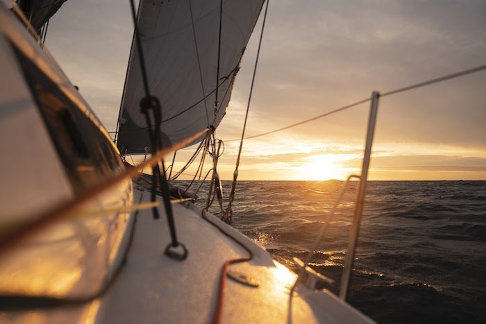 Navigando su Pogo 36 in Francia