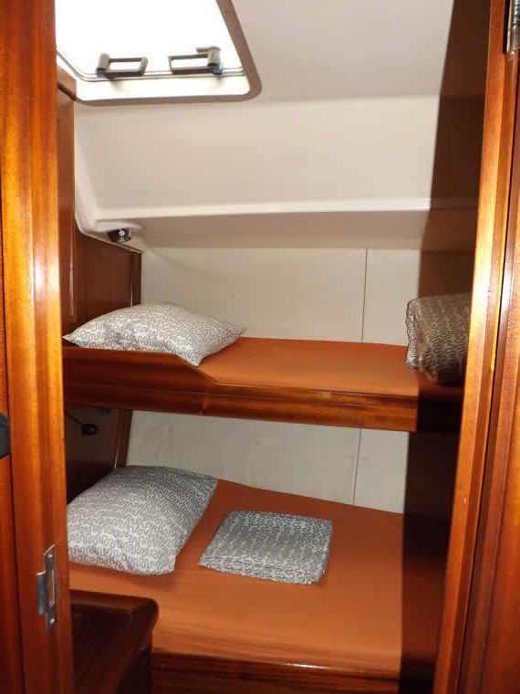 Velero - Bavaria Yachts - 5 cabinas
