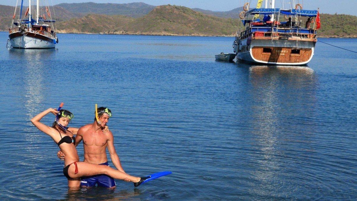 cabin-charter-sample-cabin-charter-photos-19