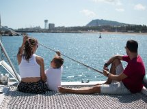 Naviga nelle acque di Barcellona su un tradizionale veliero