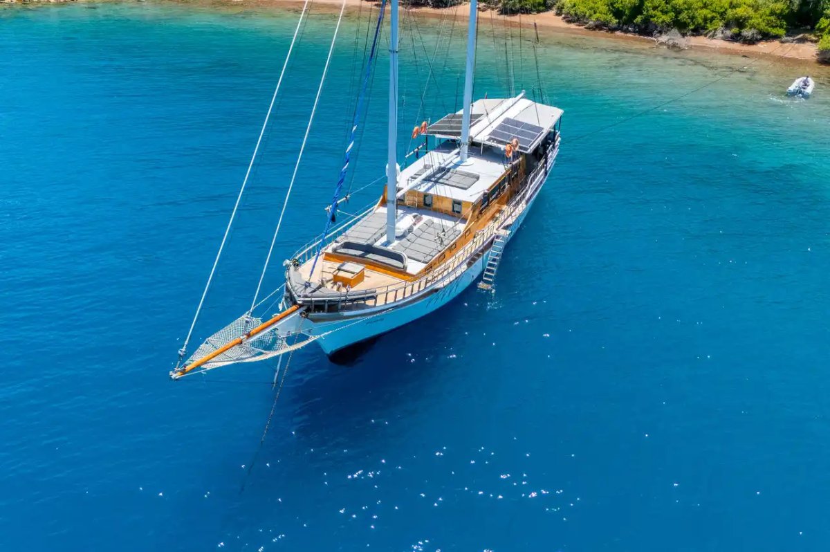 Esperienza di yacht di lusso nelle isole Dodecannesi