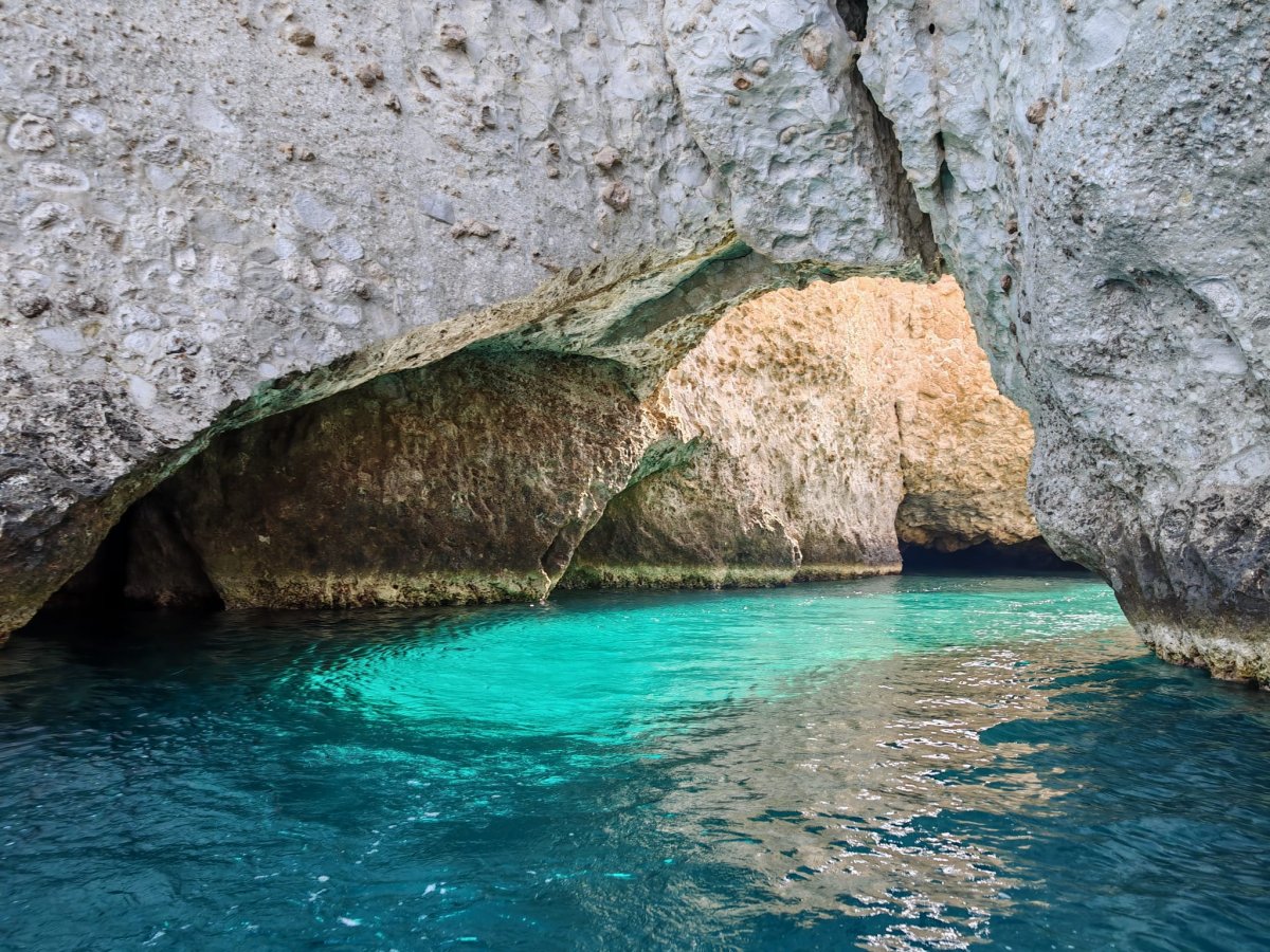 Una semana en barco entre las islas griegas del sur: aguas termales, volcanes y puestas de sol