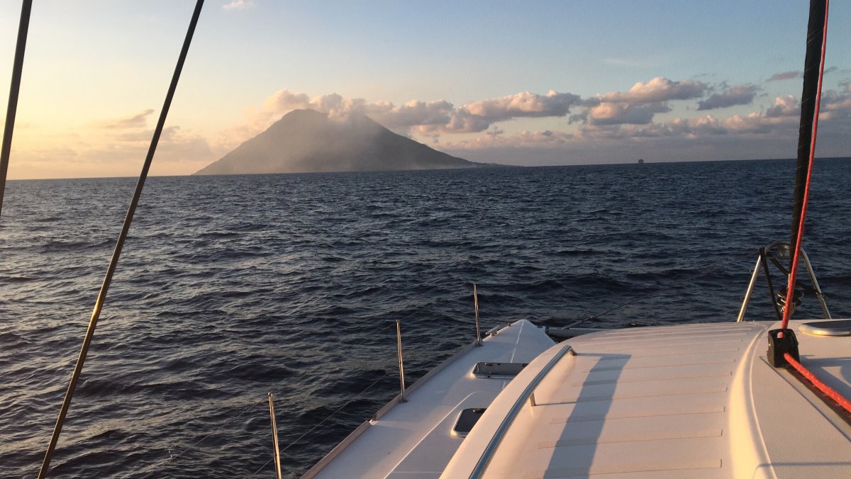 Barcos de navegación en el Atlántico