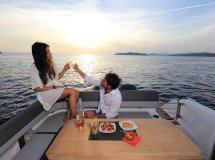 A romantic date on the sea