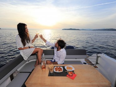 First Dates by boat in Valencia