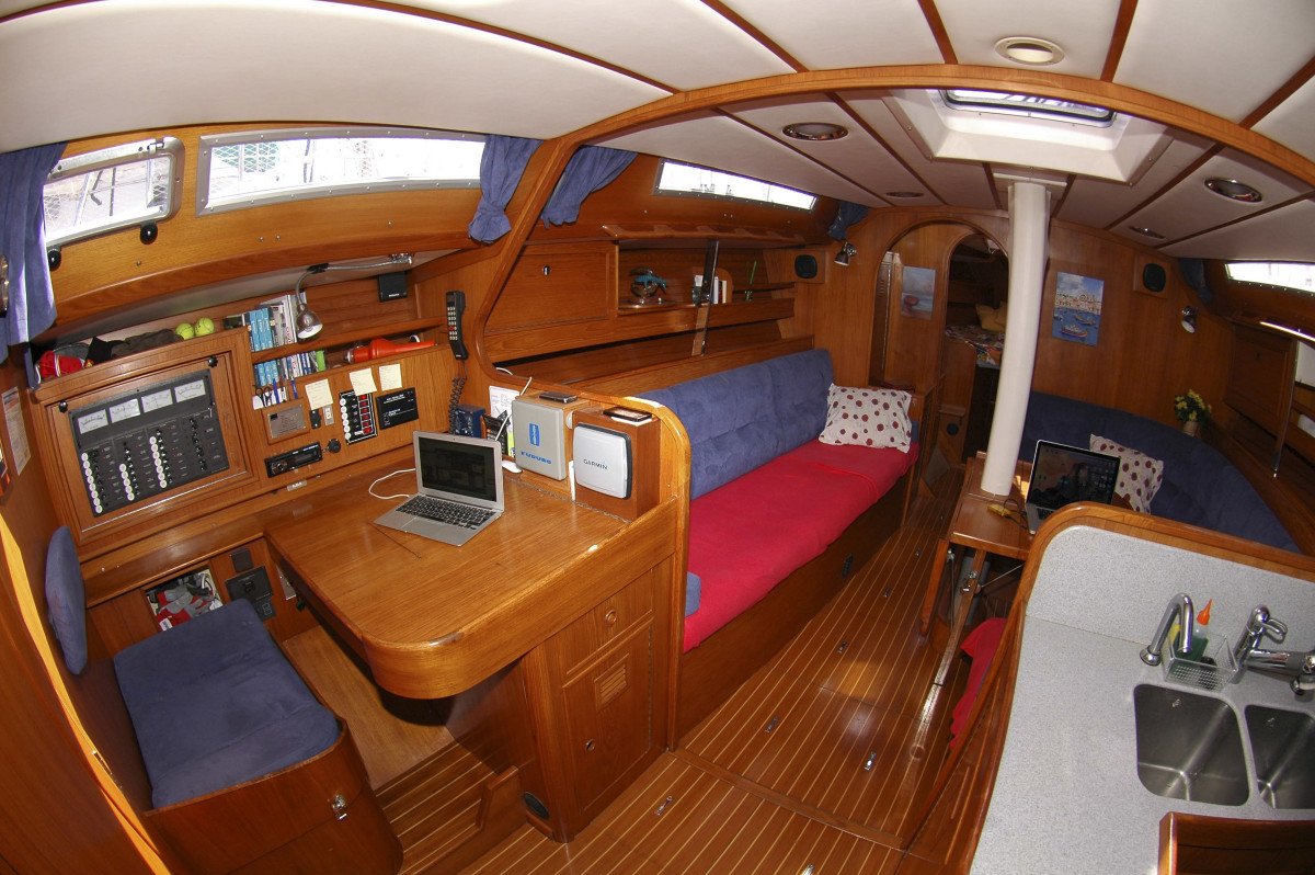 Sailboat - Wauquiez - 12.7 meters