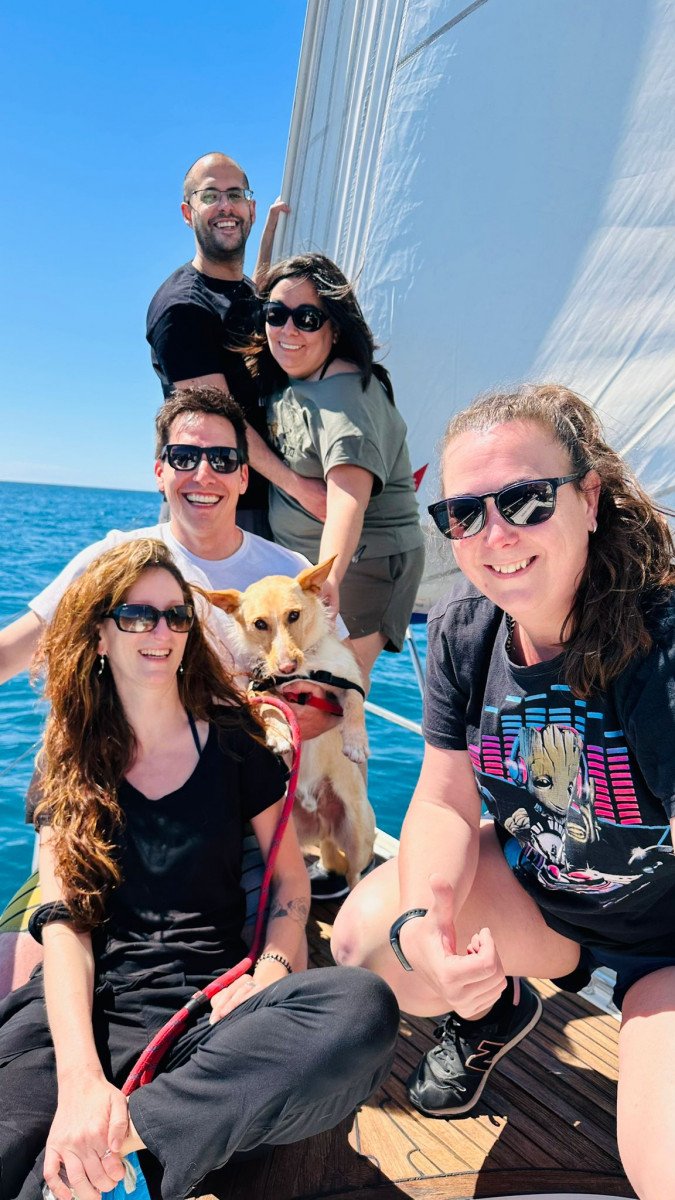 Explora la costa mediterránea en un velero