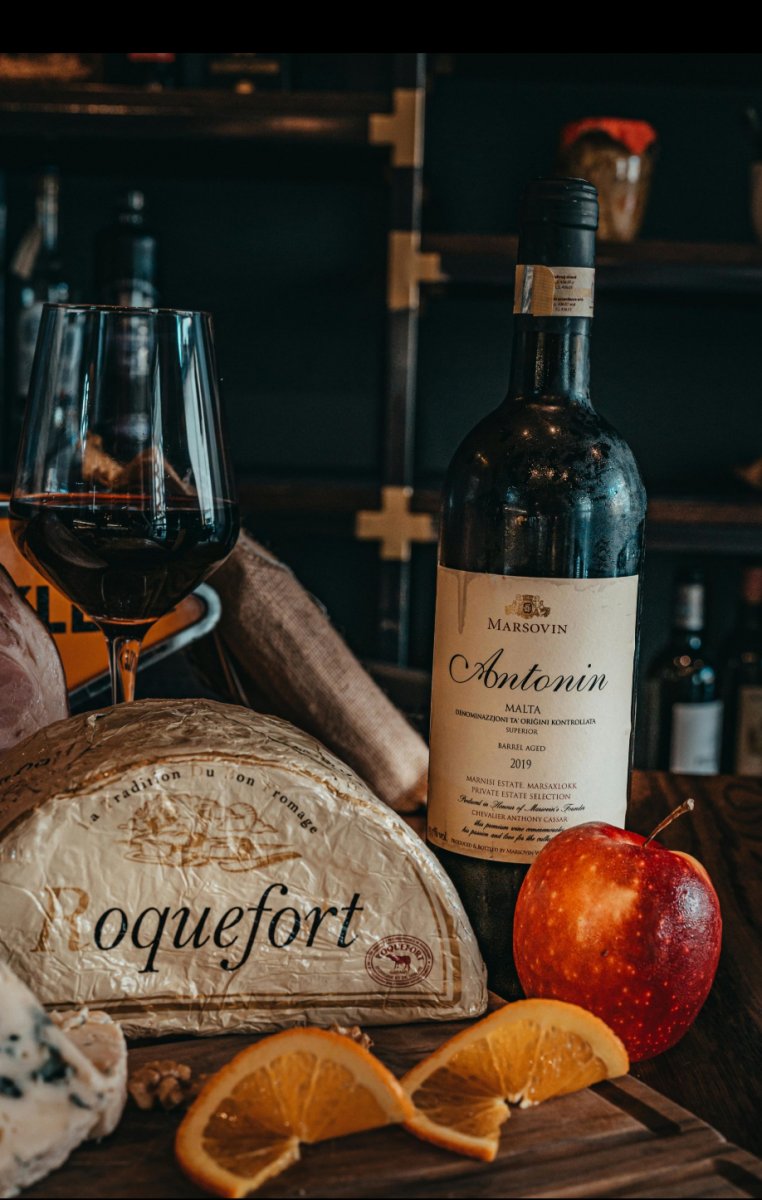 Viaje en barco a través del Mediterráneo desde Malta a Cagliari