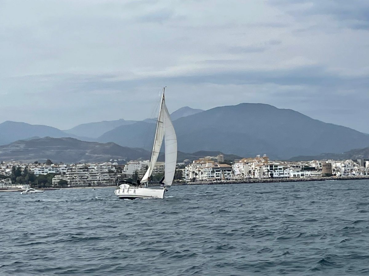 Dufour Yachts - 12 personas