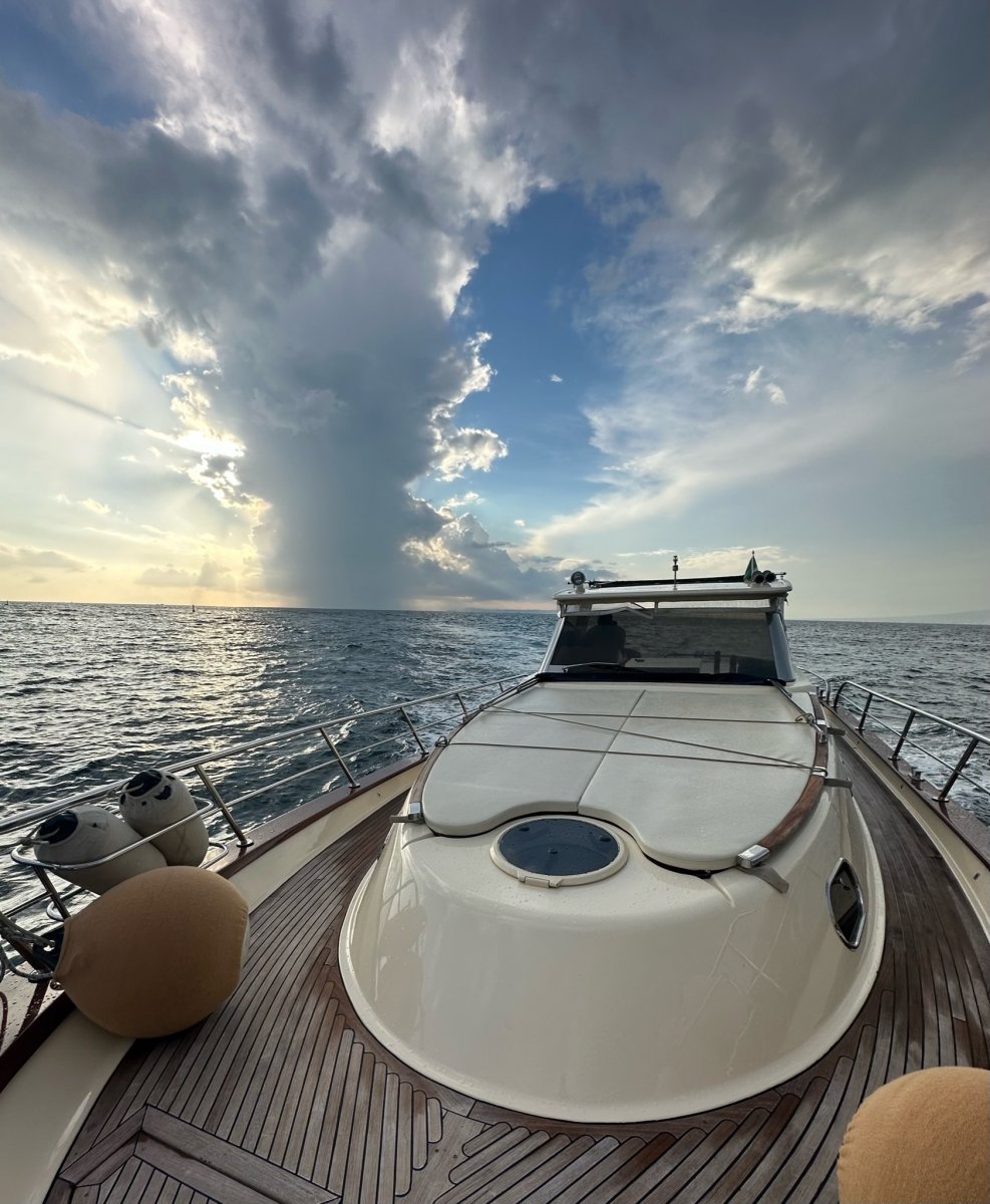 Capri's Colorful Marina: A Vibrant Display