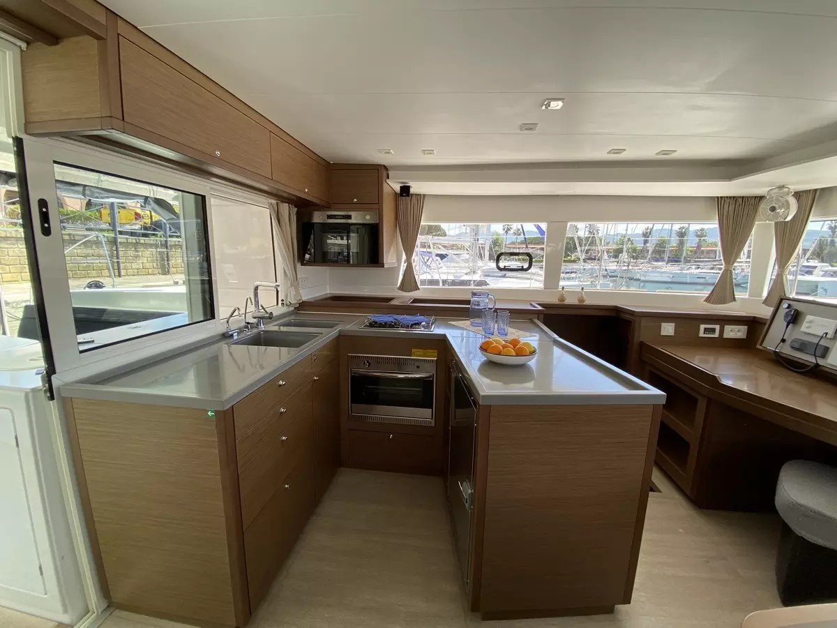 Lagoon - 13.96 metri