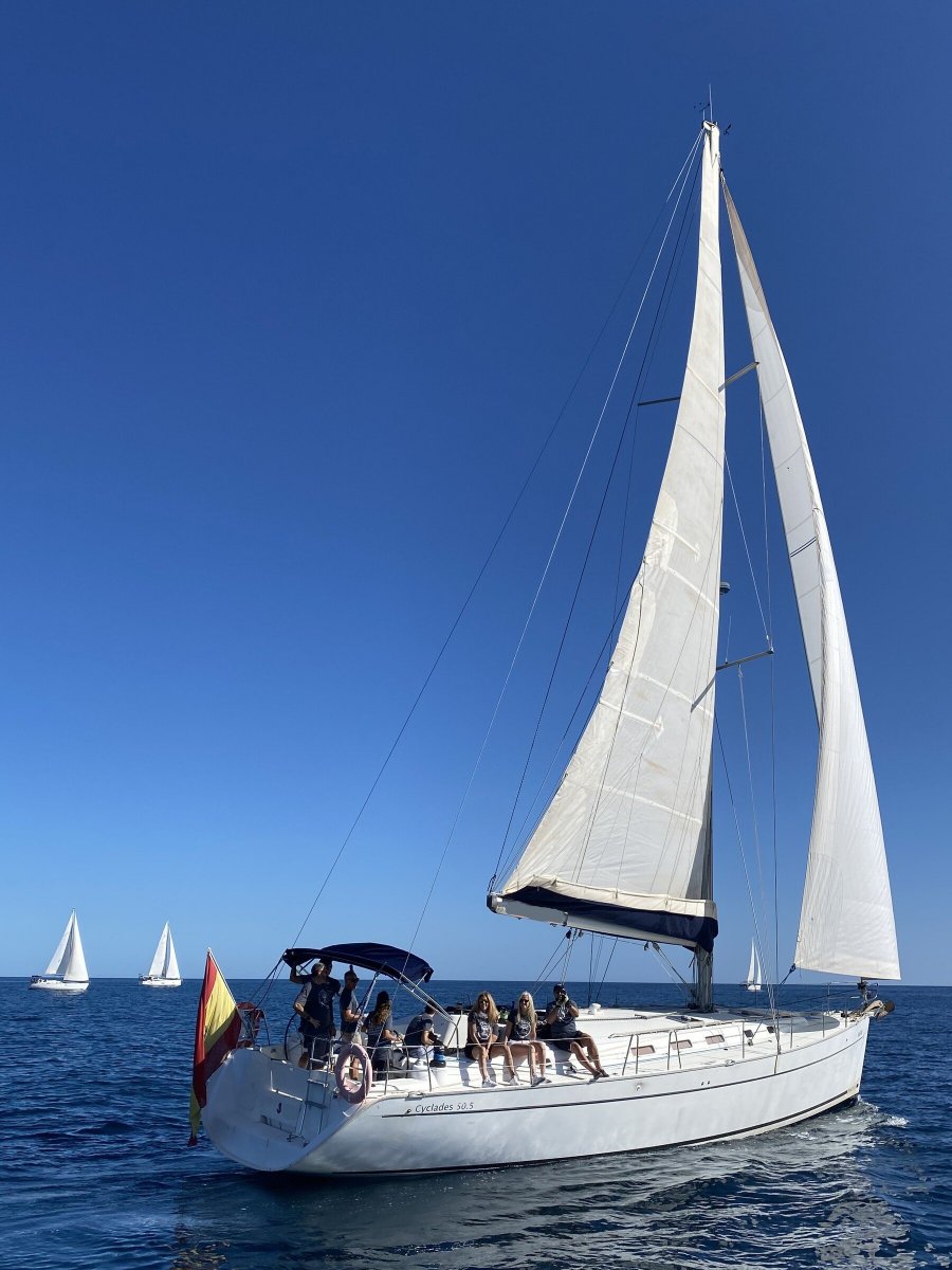 Barche di navigazione nel Mediterraneo