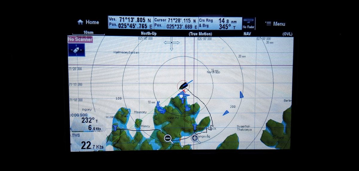Sailing voyage from Tromso to Nordkapp