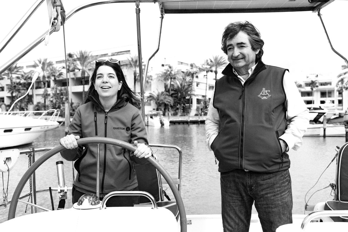 Prácticas de navegación en barco en Castellón