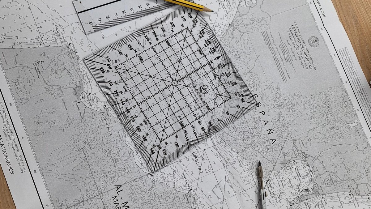 Sail with confidence: semi-presential PER course in 4 languages