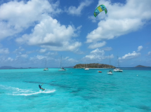 Navega en aguas tropicales con un catamarán