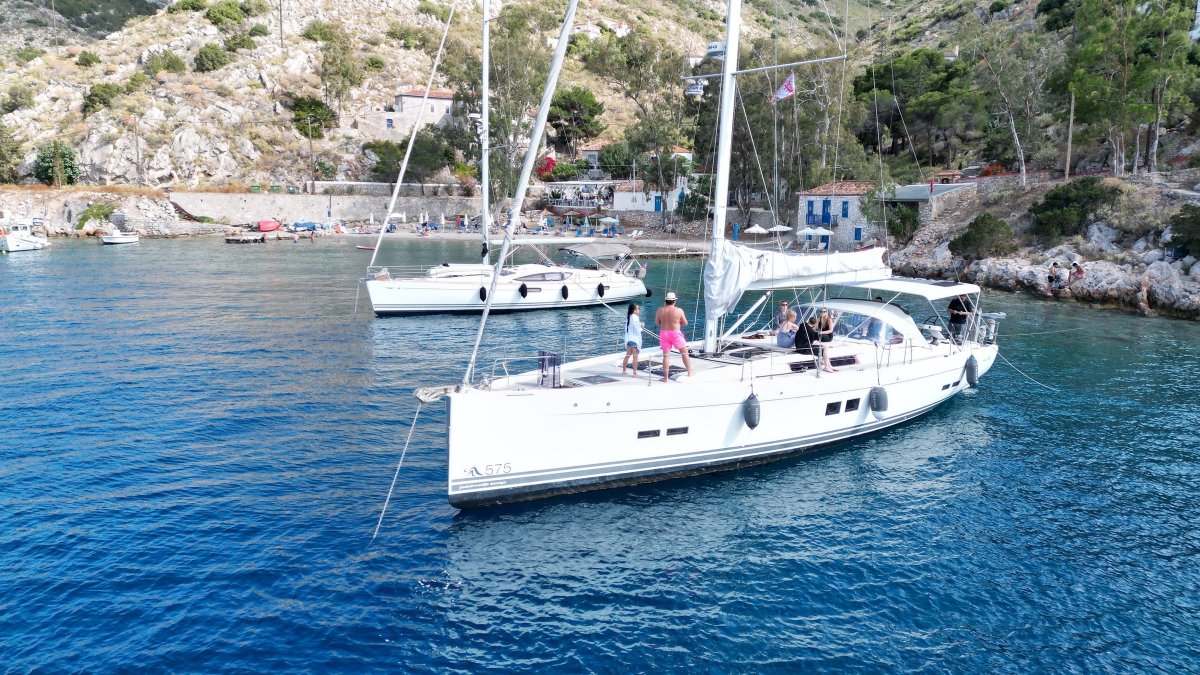 Viaje de lujo en yate de vela desde el Egeo hasta el Mar Jónico