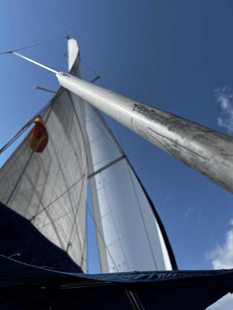 Sailboat - Bénéteau - 4 cabins