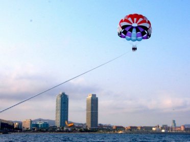 Parasailing in Barcelona