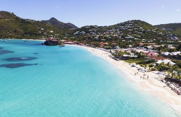 Barcos de lujo en el Caribe