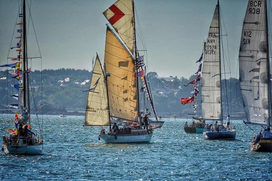 Discover Atlantic France on a sailing cruise