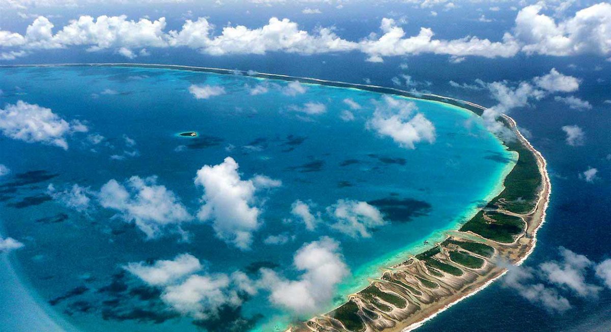 Sailing Course in the Pacific Ocean