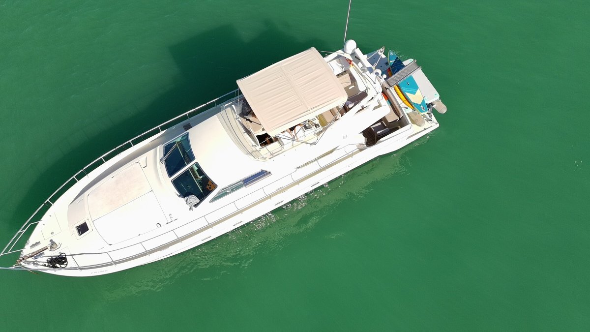 Barco a motor - Ferretti - 1996