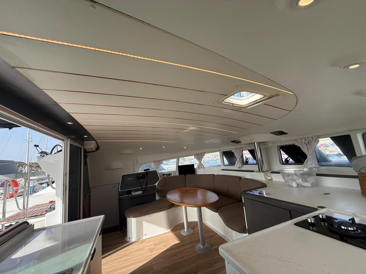 Explore the waters of Málaga/Marbella with our sailing courses