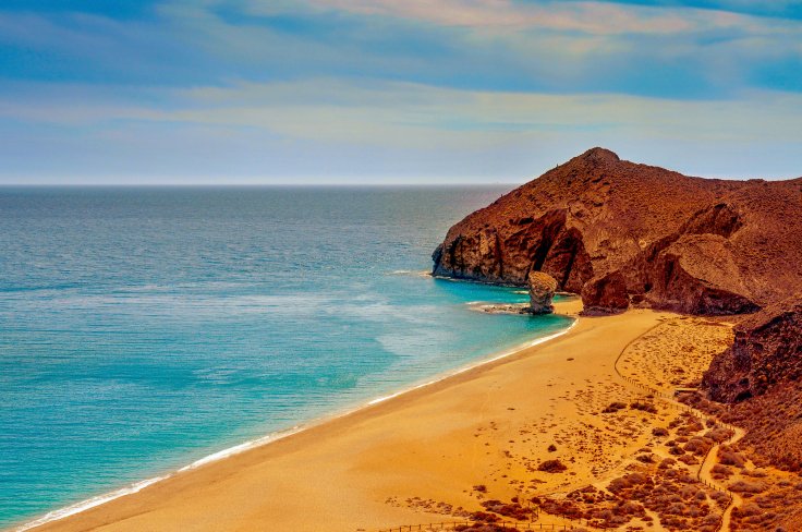 Vista aerea della Spiaggia dei Morti nel parco naturale del Cabo de Gata