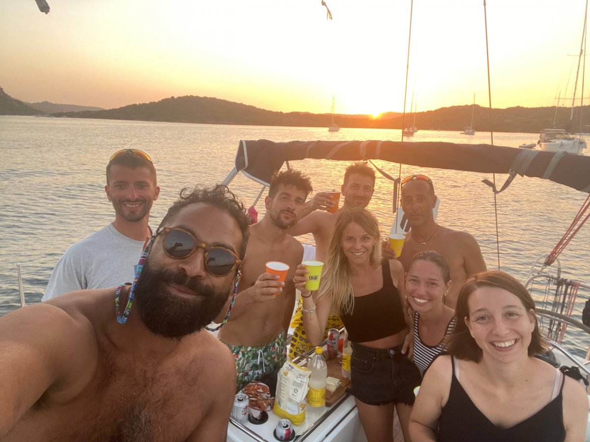 Navegando en la costa de Cerdeña