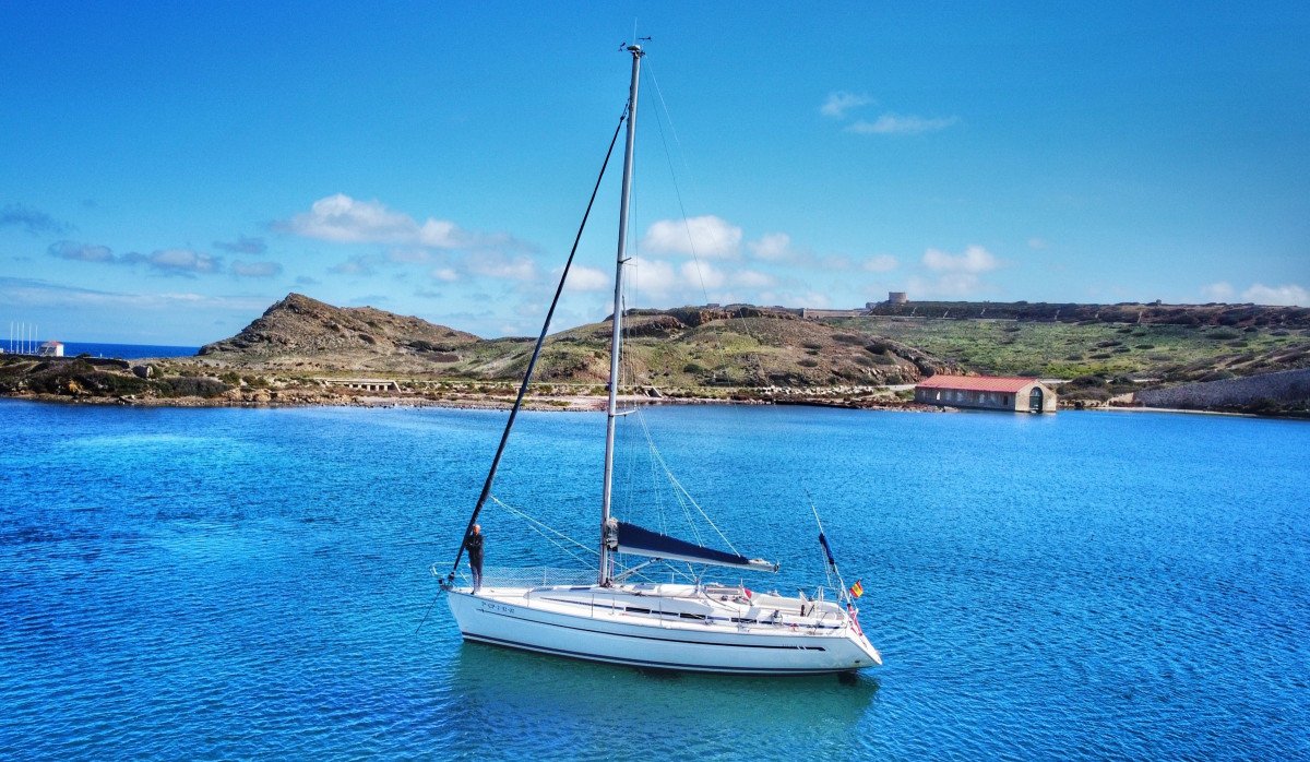 Learn to Sail in Menorca: Sailing Courses for All Levels