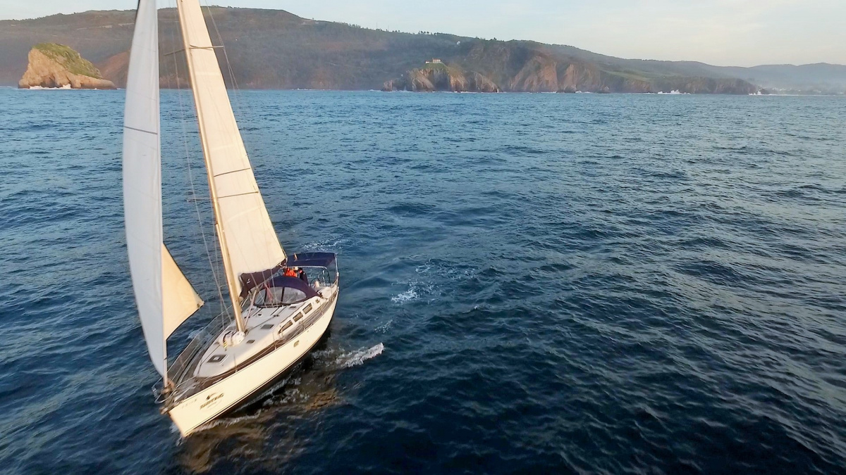 Cantabrian boat vacation