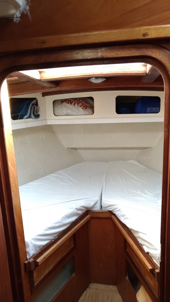 Universal Yachts - 6 personas