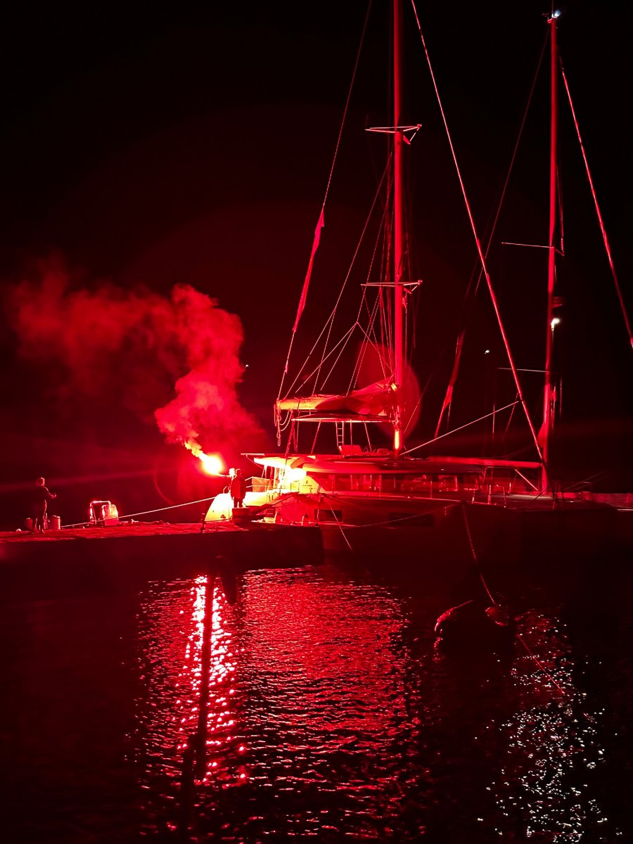 Regata di vela divertente