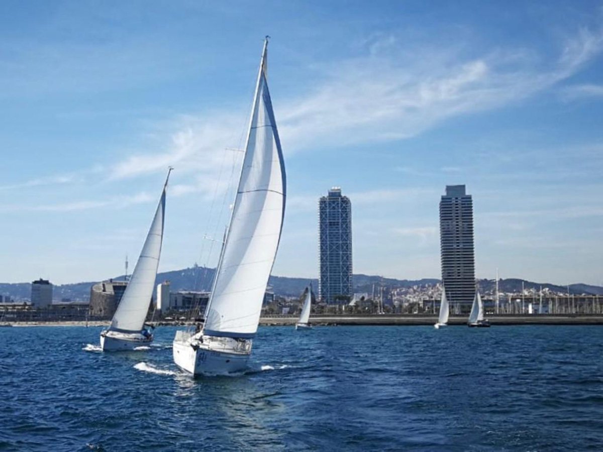 Vista panorámica de la ciudad desde el mar