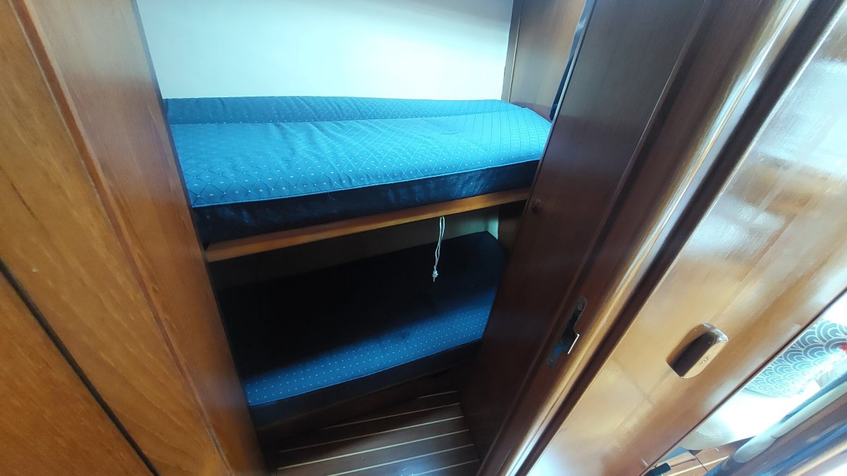 Jeanneau - 8 {{i18n.capacity}}