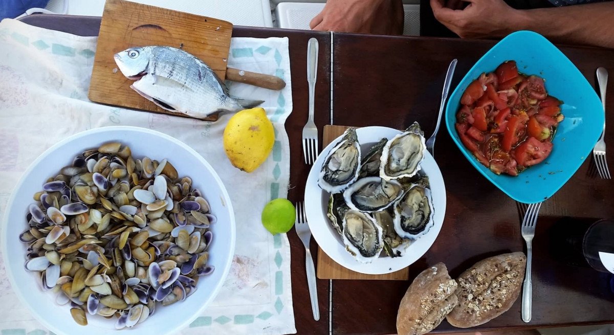 Sailboat - Amel - 2 cabins