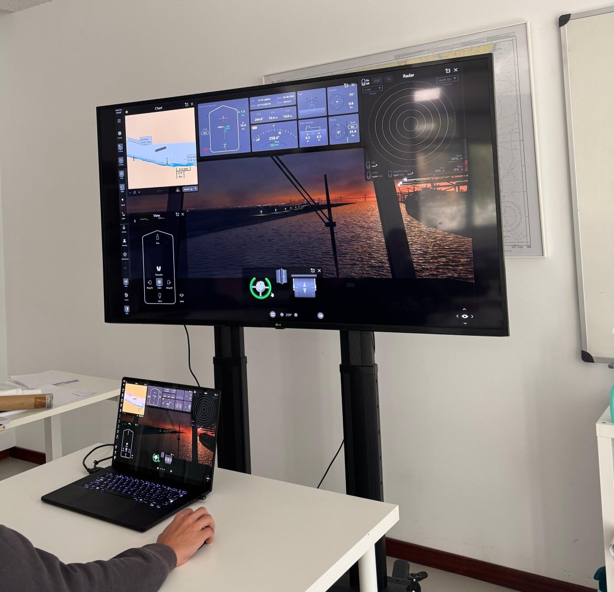 Discover San Sebastián from the sea in our course