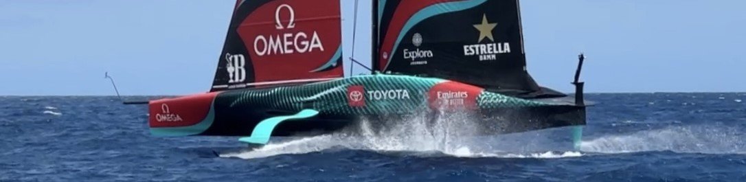 Naviga nel Mediterraneo su una barca a vela