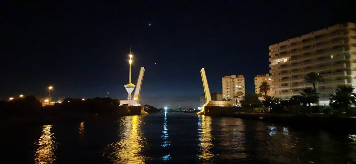 Sailing and yachting courses on luxury boats