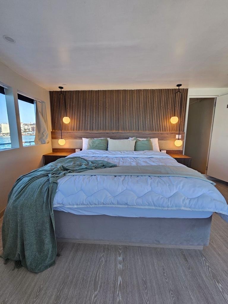 Luxury yacht navigation and kitesurf week in the Red Sea