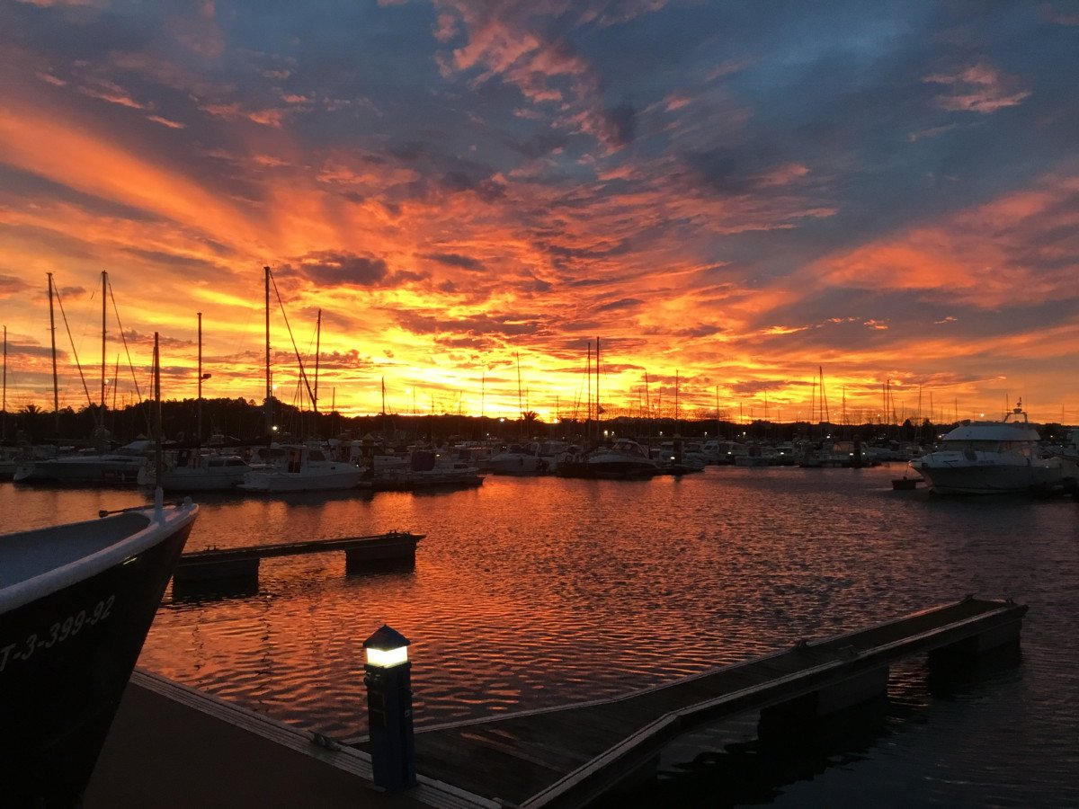 Viaje de un día en barco desde Santander a Laredo